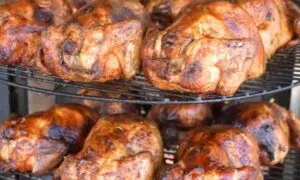 Sam’s Club assume liderança: frango assado desbanca o famoso item de US$4,99 da Costco em nova avaliação