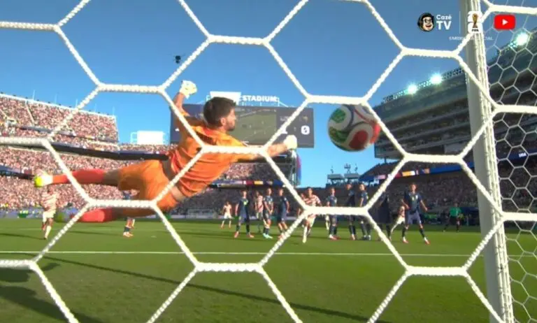 Gol EUA M. Tillman