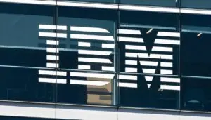 IBM alcanza un hito histórico con el primer chip de tecnología inferior a 1 nanómetro, impulsando la era de la computación cuántica