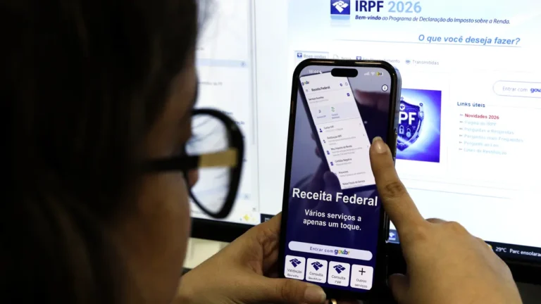 Receita paga lote especial de 'cashback' do Imposto de Renda