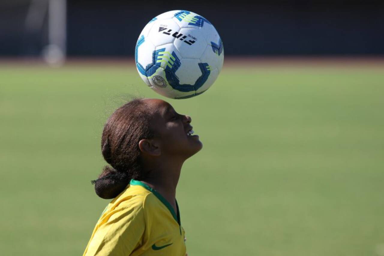 Esporte - futebol - feminino crianças meninas base