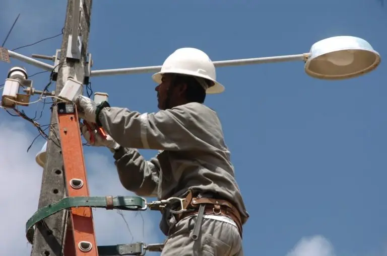 A responsabilidade pela gestão dos postes será da empresa de energia elétrica - Foto: Divulgação/Prefeitura de Maceió