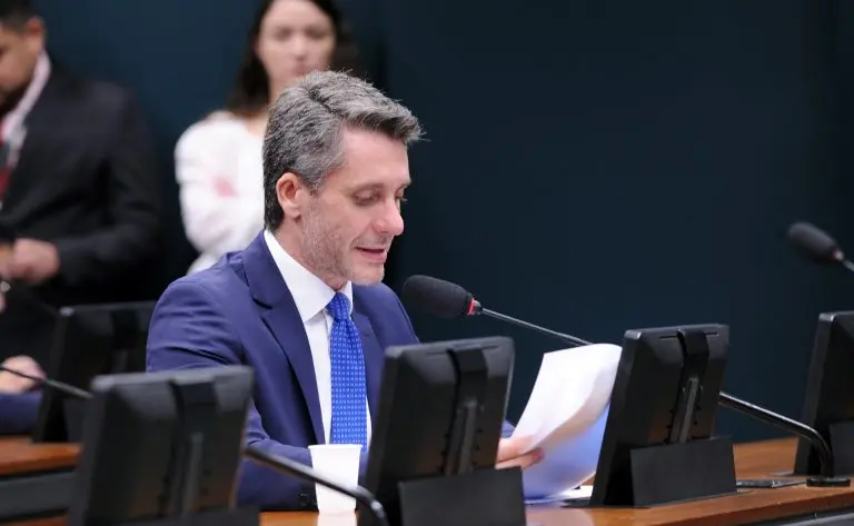 Deputado Alex Manente (Cidadania-SP) fala em comissão da Câmara dos Deputados