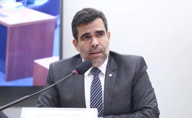 Ricardo Ayres foi o relator da proposta na CCJ - Foto: Vinicius Loures / Câmara dos Deputados