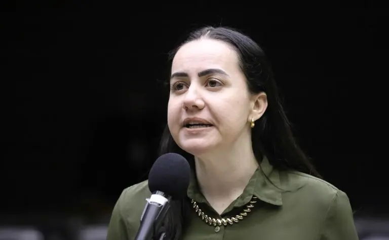 Deputada Franciane Bayer (Republicanos-RS) fala no Plenário da Câmara dos Deputados