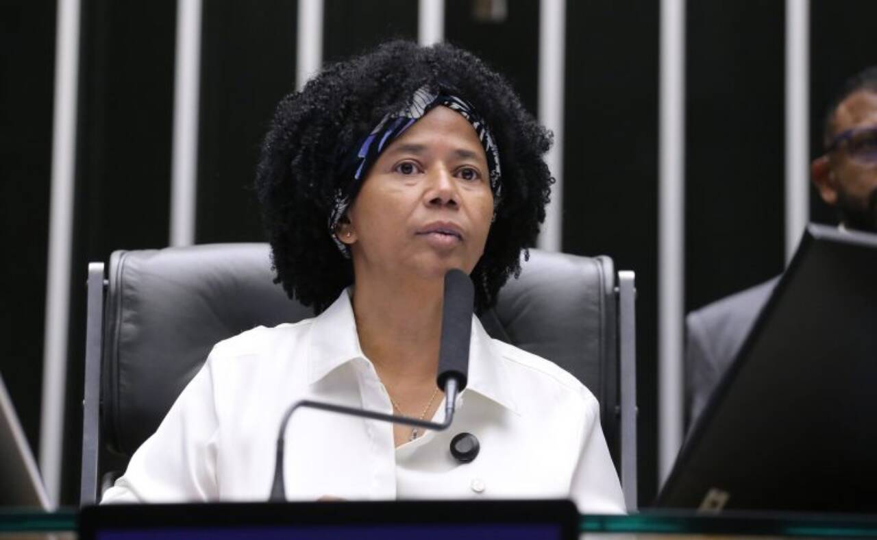 Câmara analisa projeto que cria ‘Setembro Dourado’ para intensificar combate ao câncer infantojuvenil no Brasil