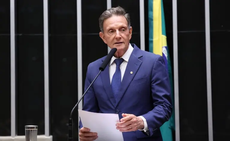 Deputado Marcelo Crivella (Republicanos-RJ) fala no Plenário da Câmara dos Deputados