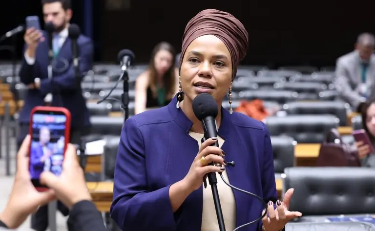 Dandara, autora da proposta - Foto: Vinicius Loures/Câmara dos Deputados