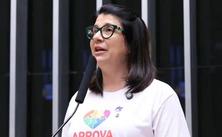Deputada Carla Dickson (PL-RN) fala no Plenário da Câmara dos Deputados