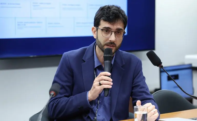 Audiência Pública - Regulamentação do balonismo turístico no Brasil. Especialista em regulação - Agência Nacional de Aviação Civil - ANAC, Eduardo Braghetto.