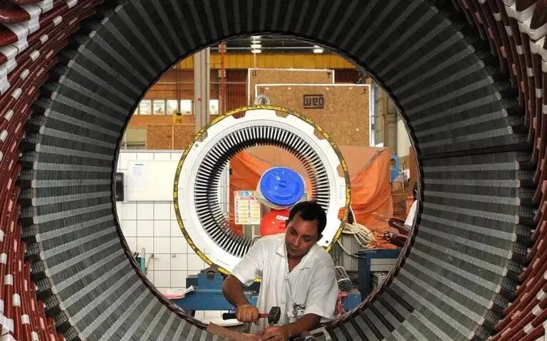 FMI projeta crescimento de 2,4% do PIB brasileiro para este ano e 2,2% para 2027