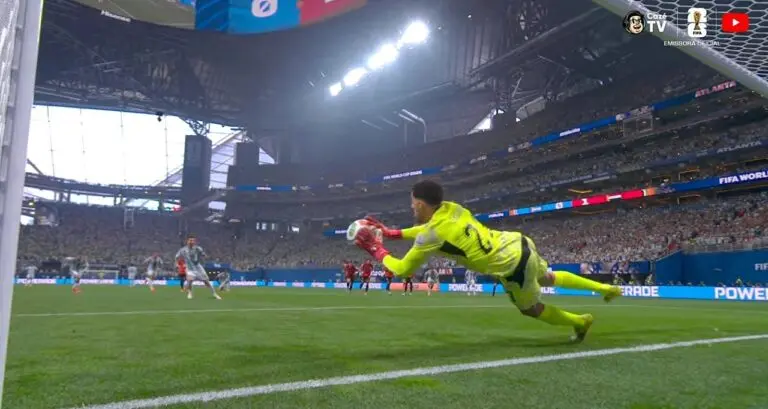 Messi bate mal - CazéTV