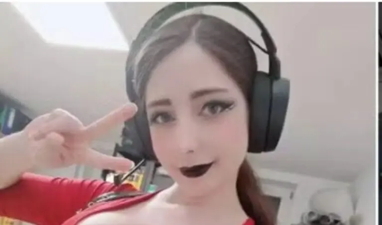 Mikomi Hokina