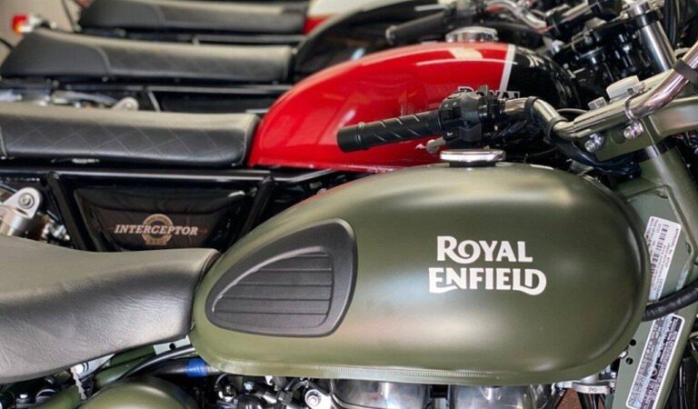 Motocicletas Royal Enfield - SantinaK / Shutterstock.com