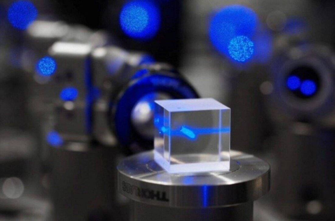 量子センサーを構築するには、光を慎重に制御された状態で準備する必要があり、その周波数、偏光、強度は厳密に制御されます - Reproduction/Dr.トーマス・ウォーカー/インペリアル・カレッジ・ロンドン