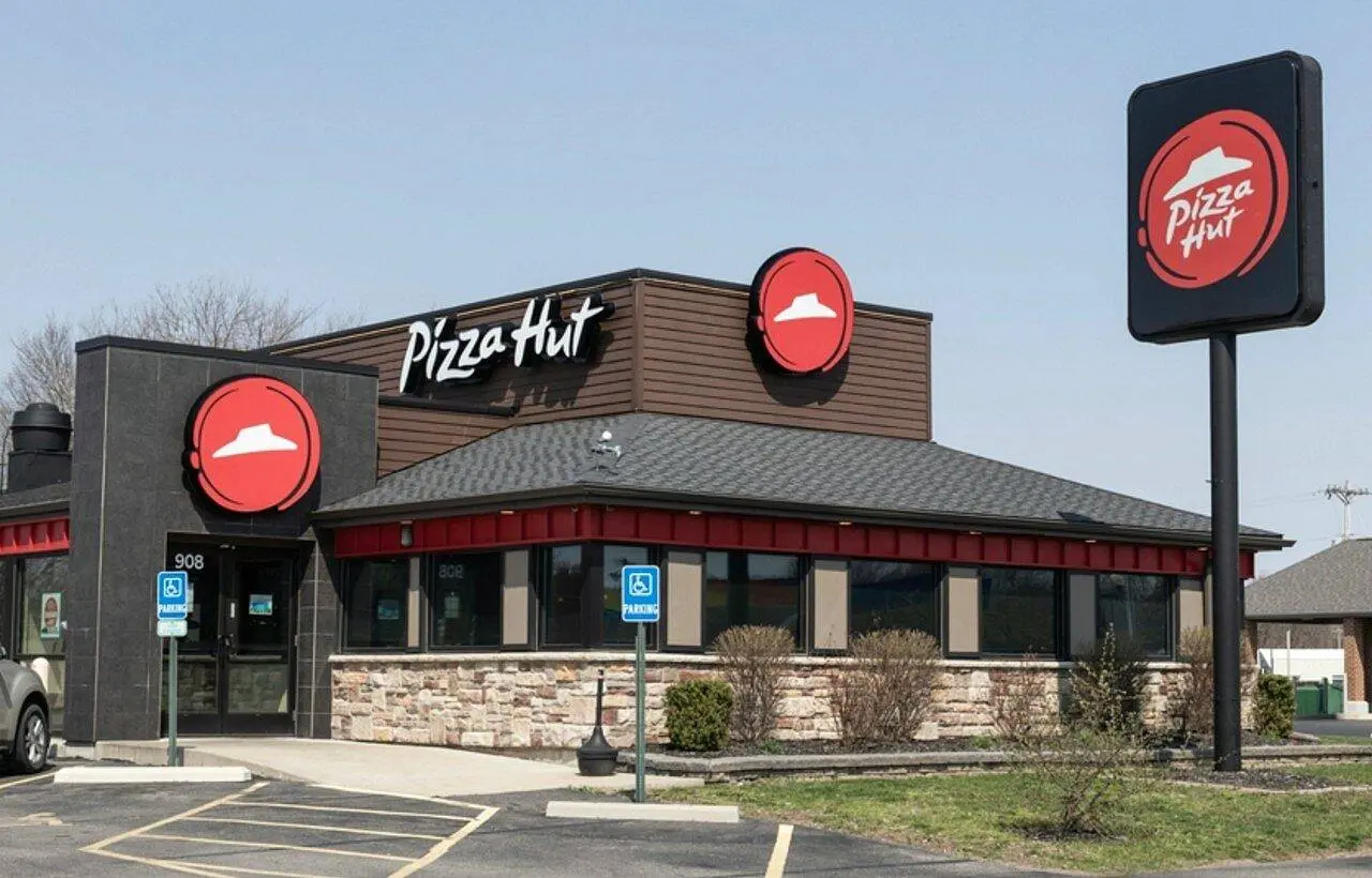 Pizza Hut - jetcityimage/Istock.com