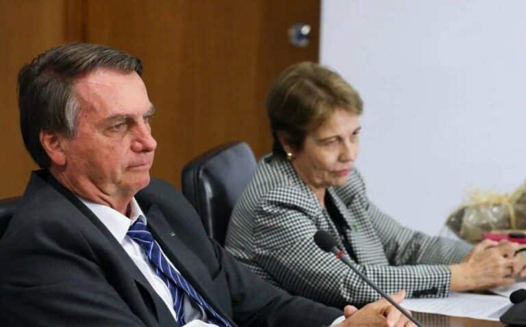 Presidente Jair Bolsonaro durante reunião com Tereza Cristina, Ministra de Estado da Agricultura, Pecuária e Abastecimento. — Clauber Cleber Caetano/PR