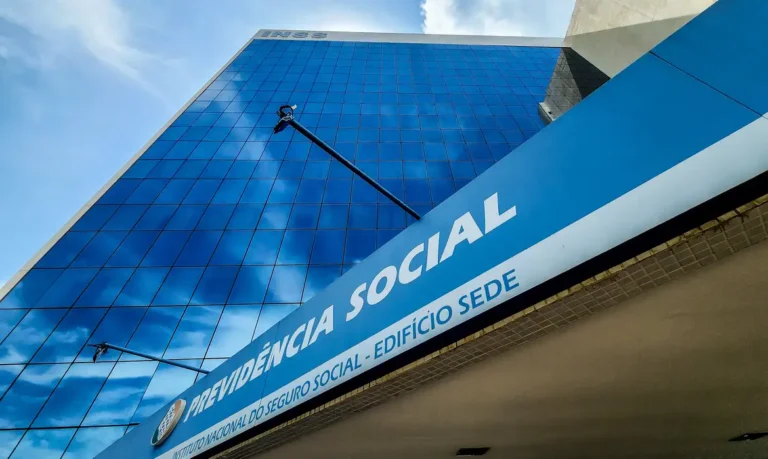 Isenções, sonegação e inadimplência comprometem 56% do que poderia ser recolhido à Previdência