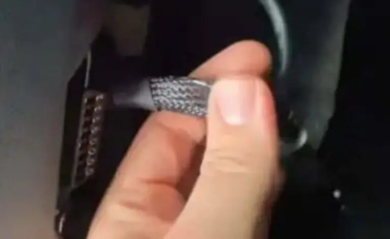 Rastreador oculto em carro da Hyundai - Reprodução/ TikTok