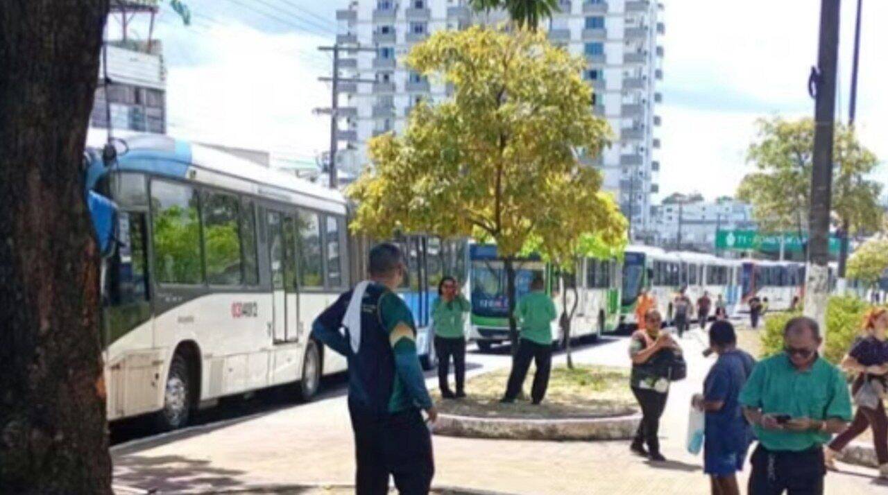 Rodoviários paralisam circulação de ônibus em Manaus - Reprodução/Redes Sociais