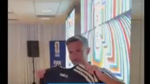 Árbitro chora de emoção após ser escolhido para a final da Copa do Mundo FIFA 2026