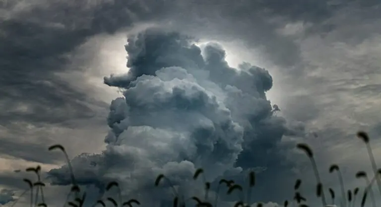 Tempestade El Niño - lixu/Istock.com