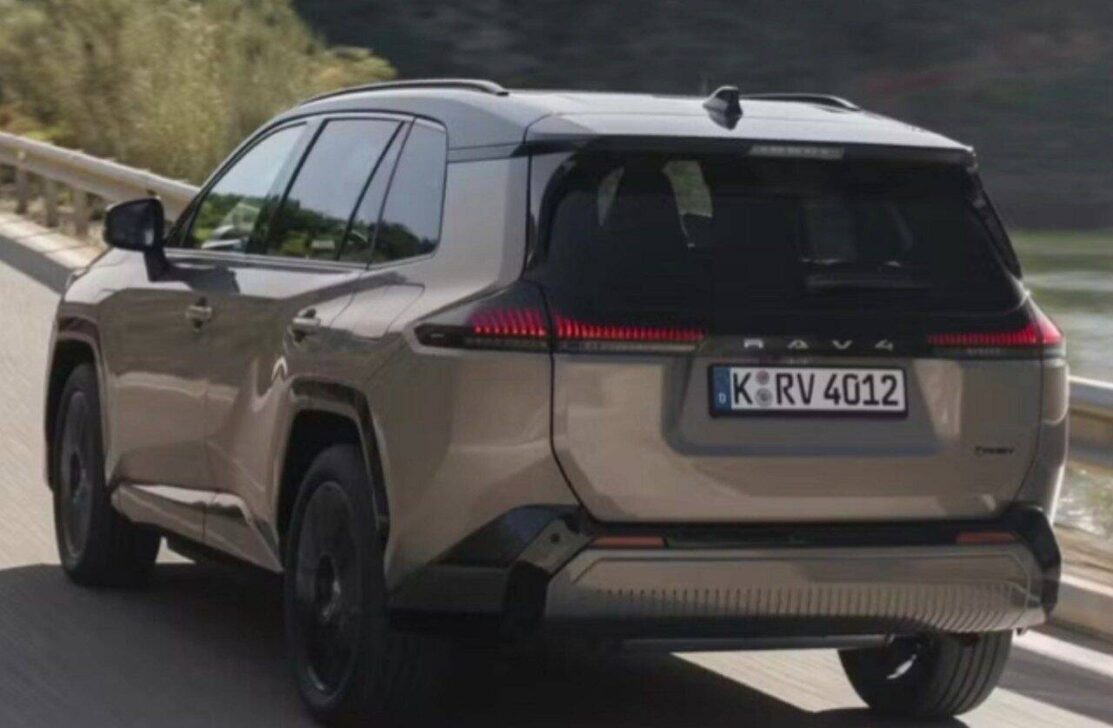 Toyota RAV4 PHEV - Divulgação/toyota