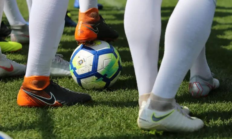 Receita Federal comunica clubes de futebol e SAFs sobre pendências tributárias