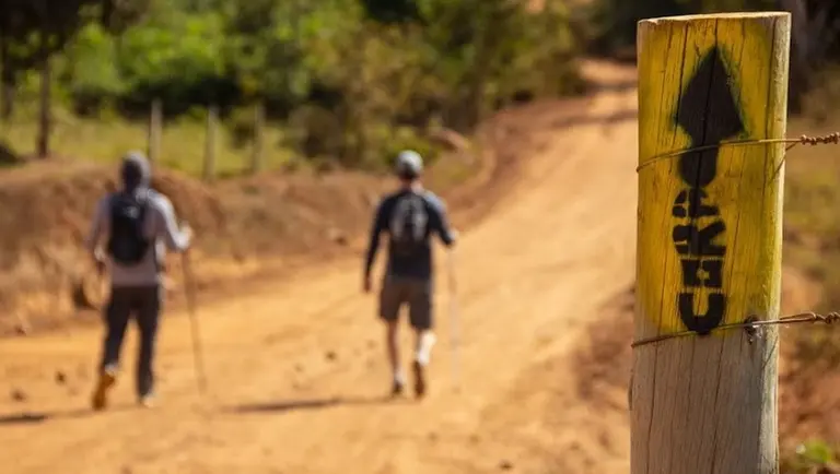 Praias, florestas e montanhas: conheça as trilhas de longo curso mais famosas do Brasil