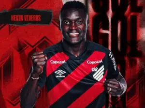 Viveros faz previsão certeira e marca em triunfo do Athletico sobre Inter
