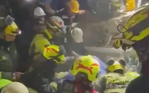 Mulher de 32 anos é resgatada com vida após 36 horas sob escombros do terremoto na Colômbia