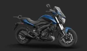 Conheça as novidades da Bajaj Dominar 400 com painel colorido e controle de tração