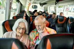 Idosos a partir de 60 anos têm direito a passagens gratuitas em viagens interestaduais no Brasil