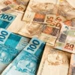 Dinheiro, real, notas de 50 e 100 reais