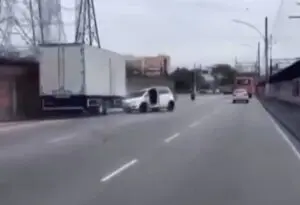 Pelea entre conductores provoca accidente en Cascadura, Zona Norte de Río de Janeiro