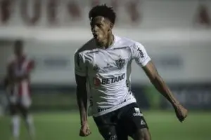 Chapecoense avança em negociação para ter atacante Dylan Borrero, campeão pelo Atlético-MG