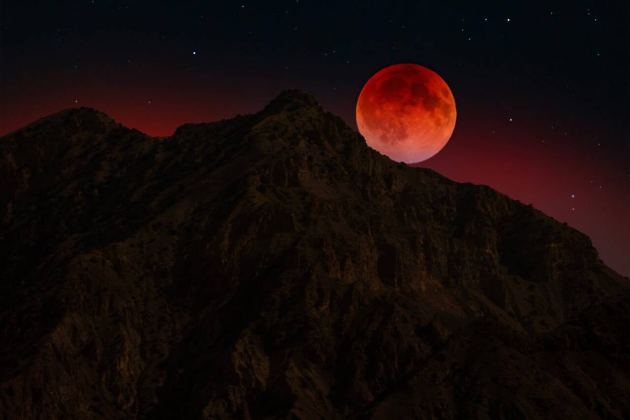Eclipse lunar