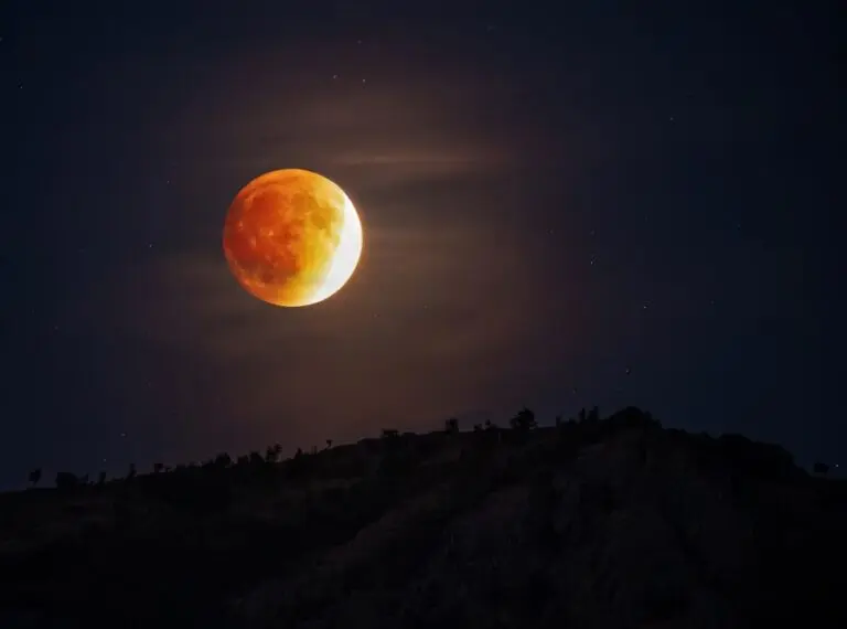 Eclipse lunar total