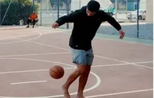 Hamed Ali Al Shehhi alcança novo recorde mundial de basquete com chute de calcanhar