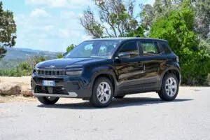 Avenger híbrido leve x Renegade 1.3 turbo: qual o melhor Jeep para o mercado brasileiro?