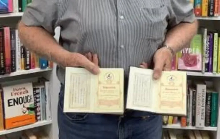 Livros devolvidos após 116 anos