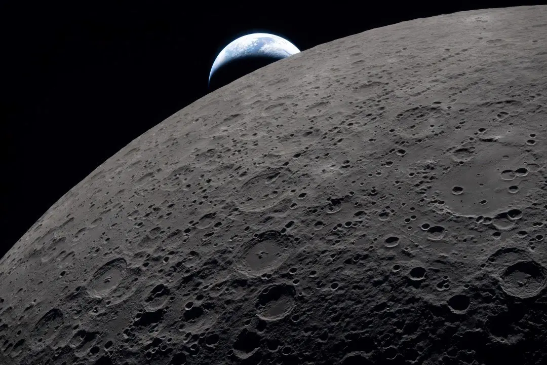Lua, espaço