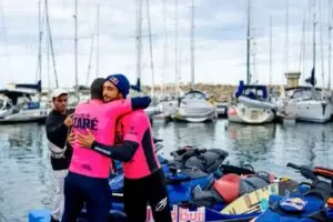 Lucas Chumbo puts on a show, gets a 10 and wins the Gigantes de Nazaré in Rio alongside Pedro Scooby