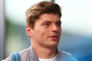 Max Verstappen assina nova extensão de contrato com Red Bull e garante permanência na F1 até 2030