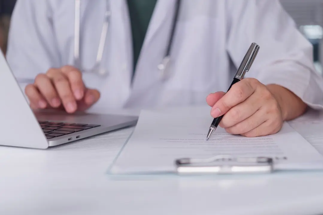 Médico, prontuário