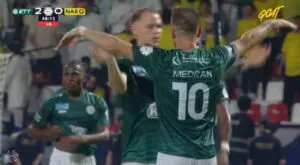Medrán marca de fora da área e Al-Ettifaq lidera Al-Nassr por 2 a 0 com duas falhas de goleiros