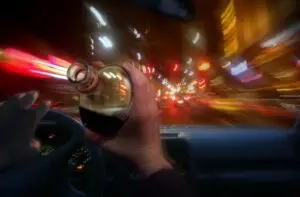 Bloqueio de bens de motoristas embriagados busca garantir indenização a vítimas