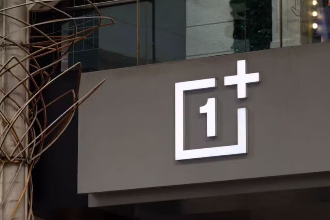 OnePlus logo loja