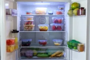 7 formas eficientes de organizar a geladeira e proteger os alimentos