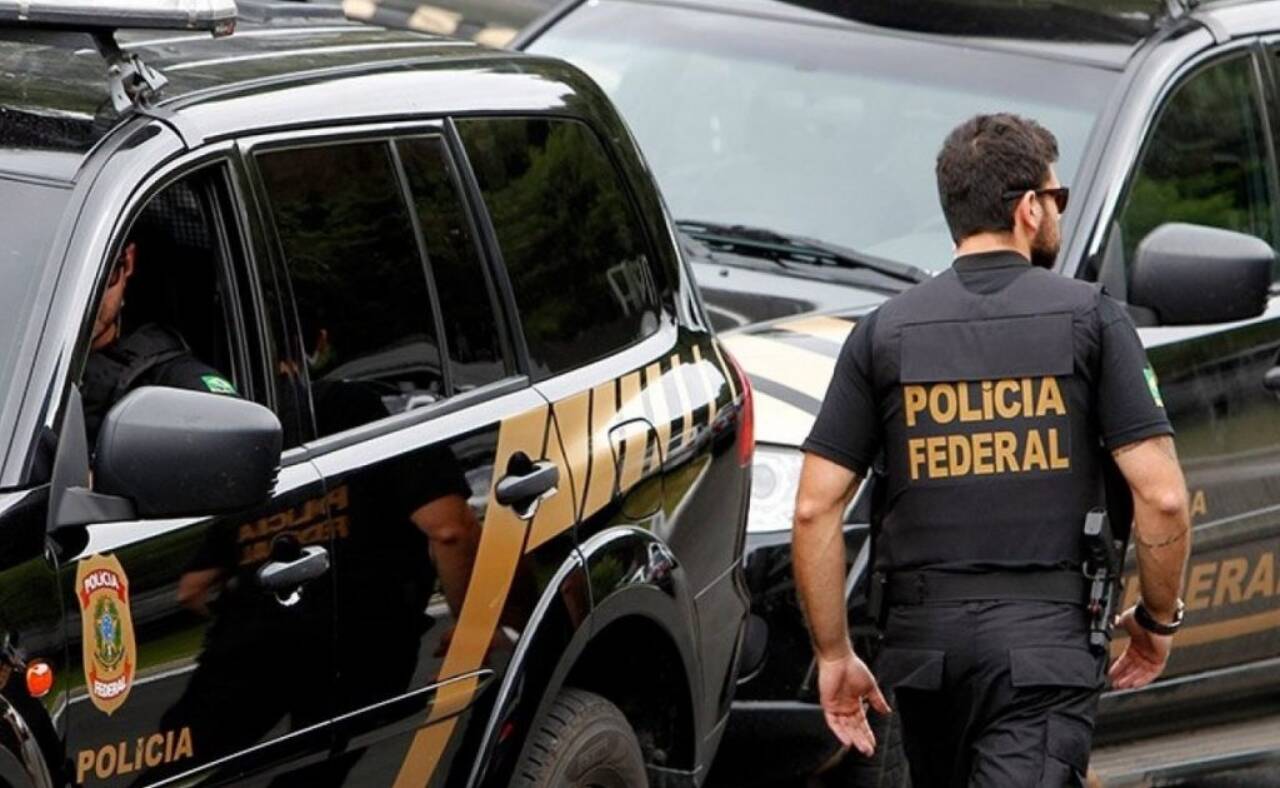 PF mira tráfico internacional de armas com duas prisões e três buscas em dois estados após desativar laboratório 3D